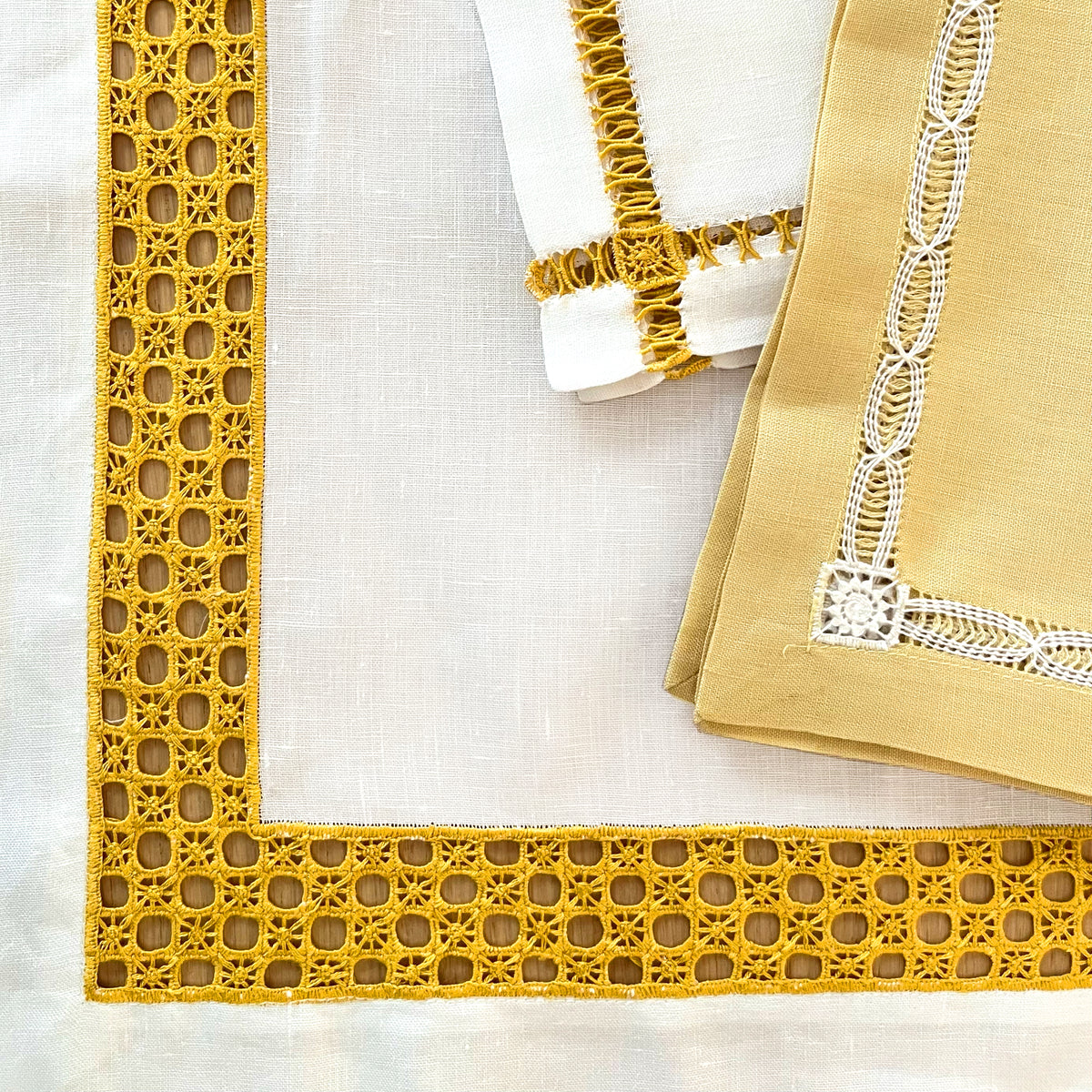 Pitti Table Linens