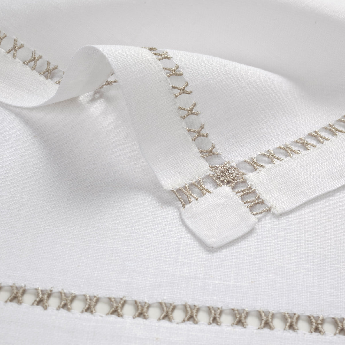 Vannes Table Linens