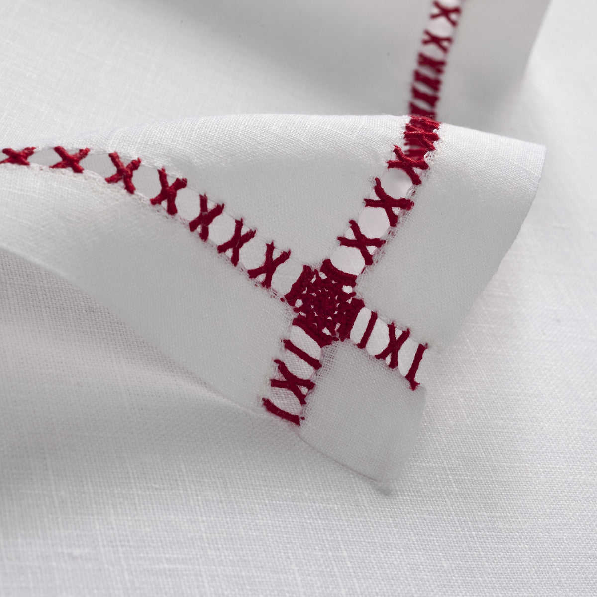 Vannes Table Linens