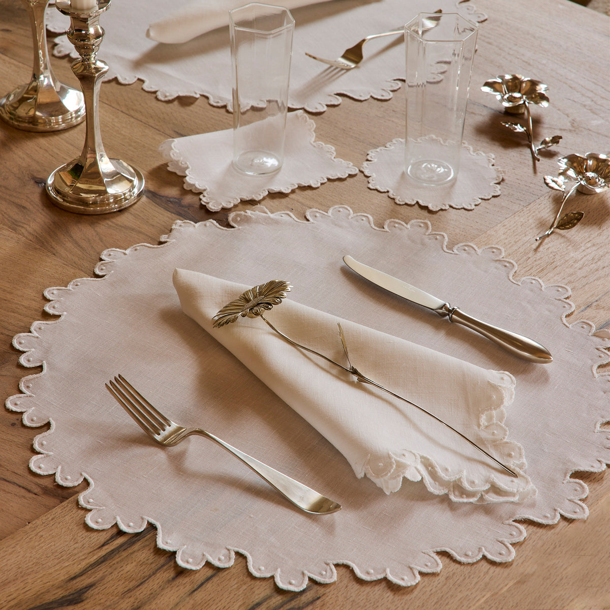 Calais Place Setting - White